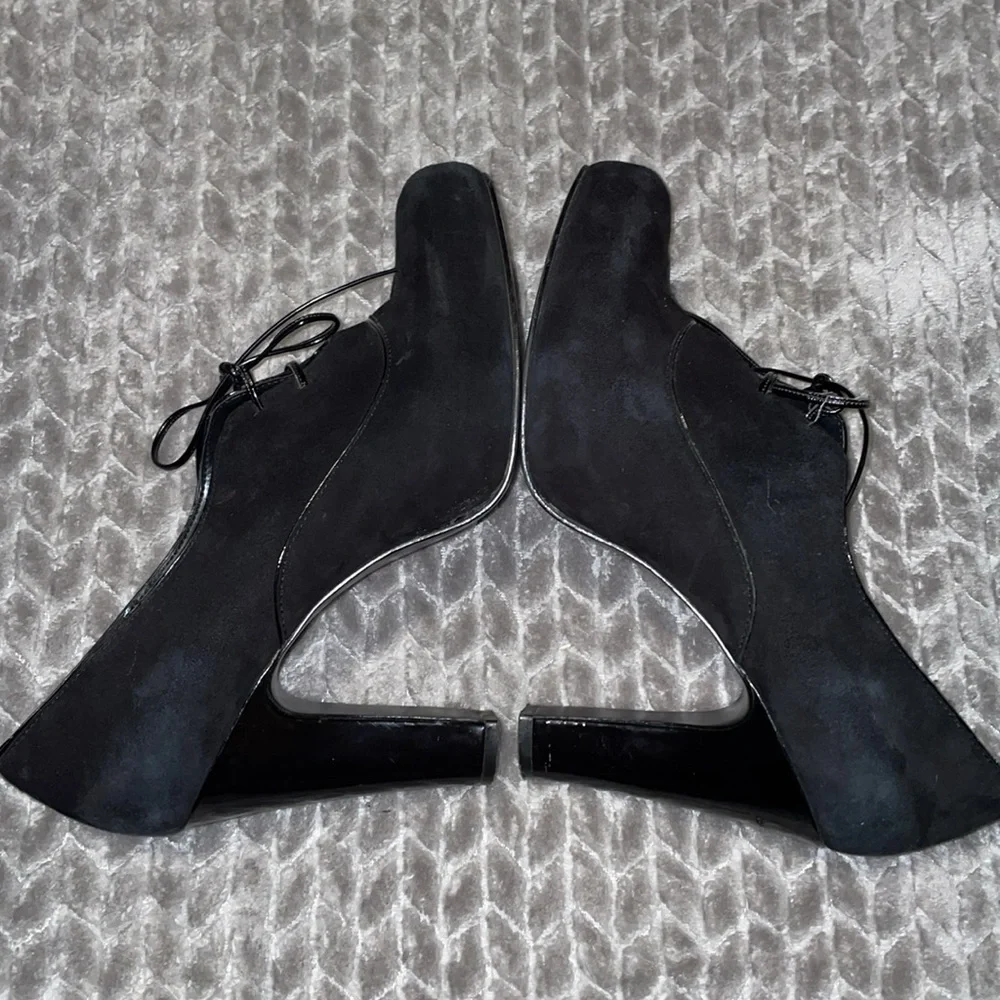 Nine West Black‎ Heels with Peek A Boo Bow Ties.  Size 9.